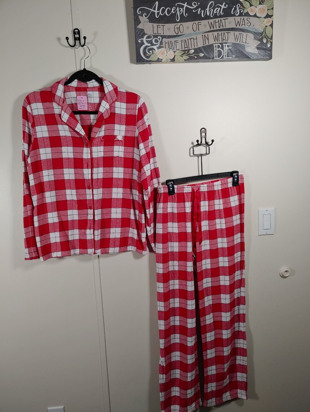 Croft & Barrow XS Red & White Adorable Plaid Long Sleeve Comfy Pajama Set